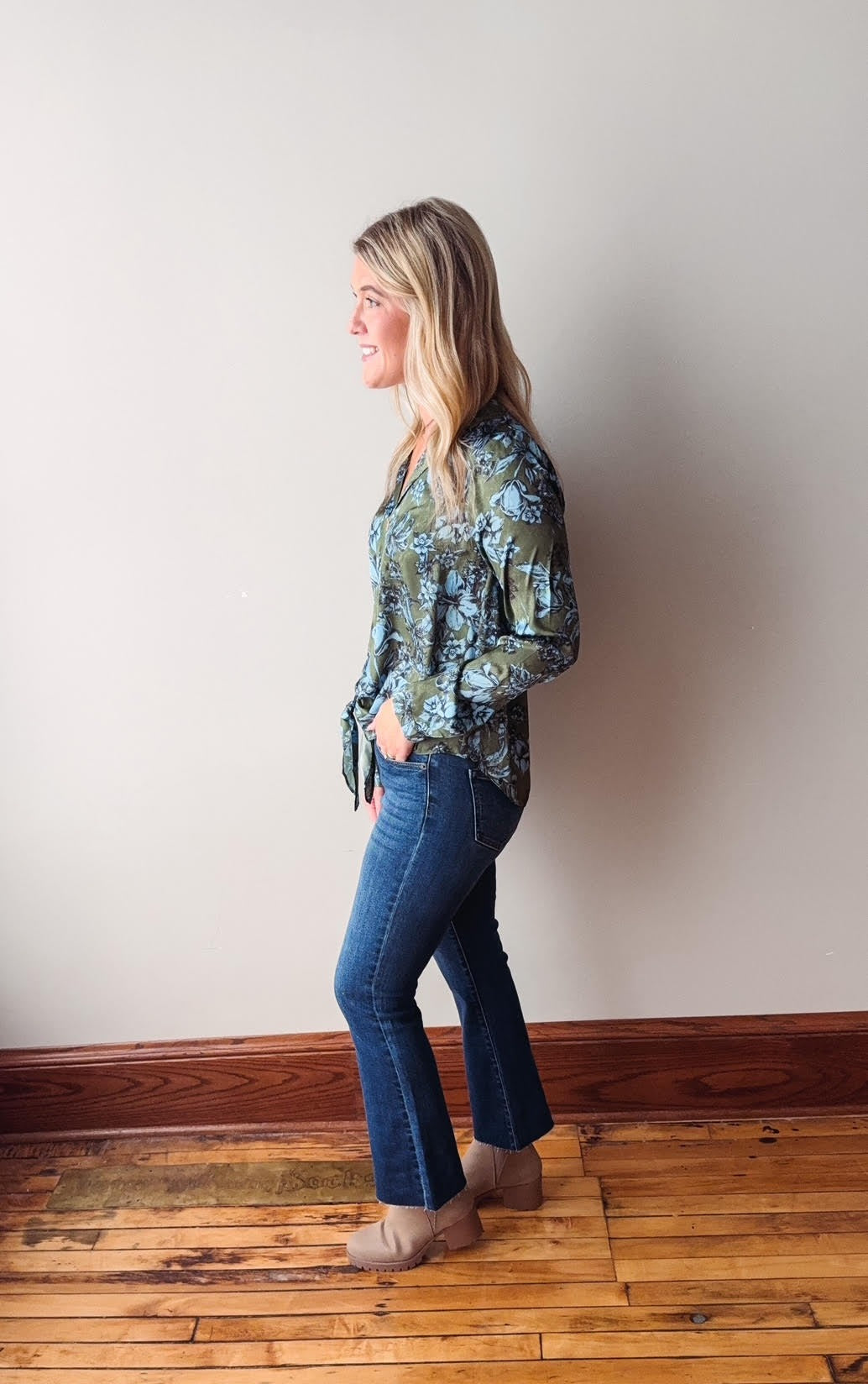 Dark Wash Cropped Flare Jean