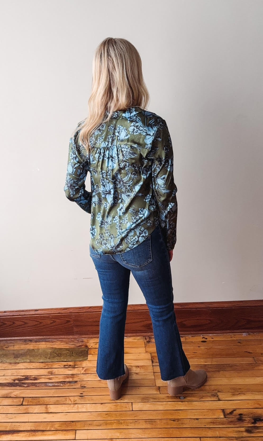 Dark Wash Cropped Flare Jean