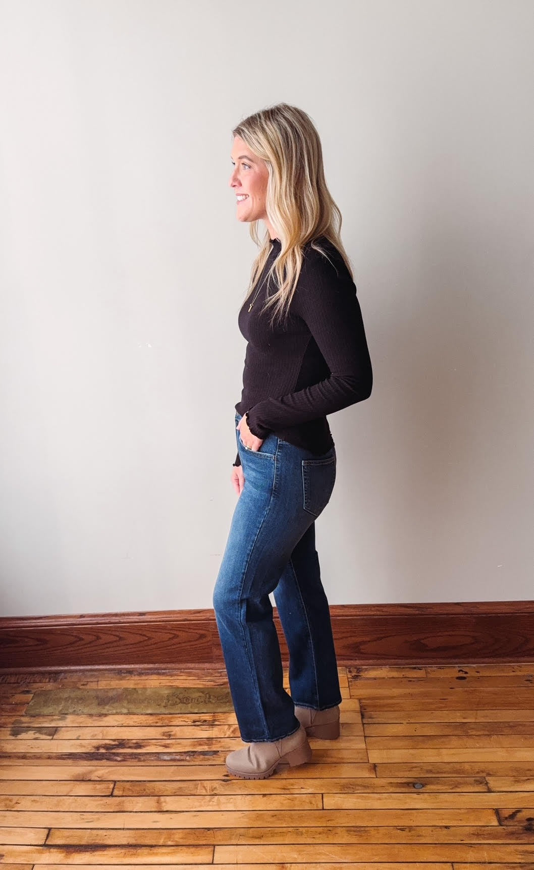 Dark Wash Soft Classic Straight Jean