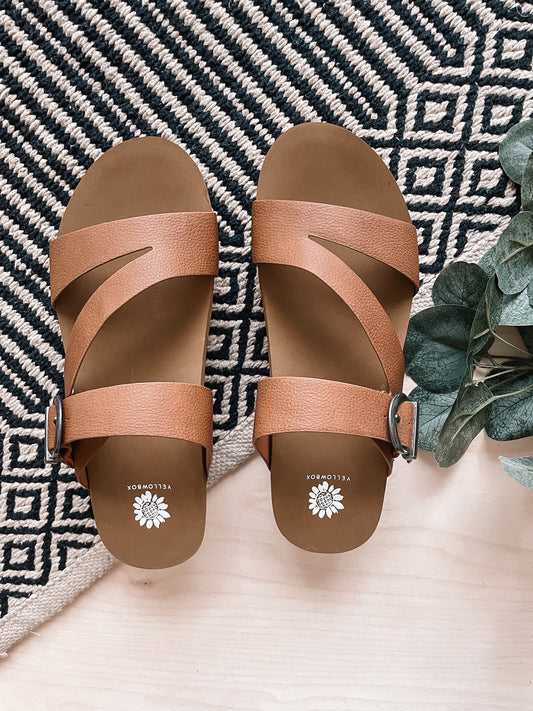 Rosette Flatform Brown Sandal