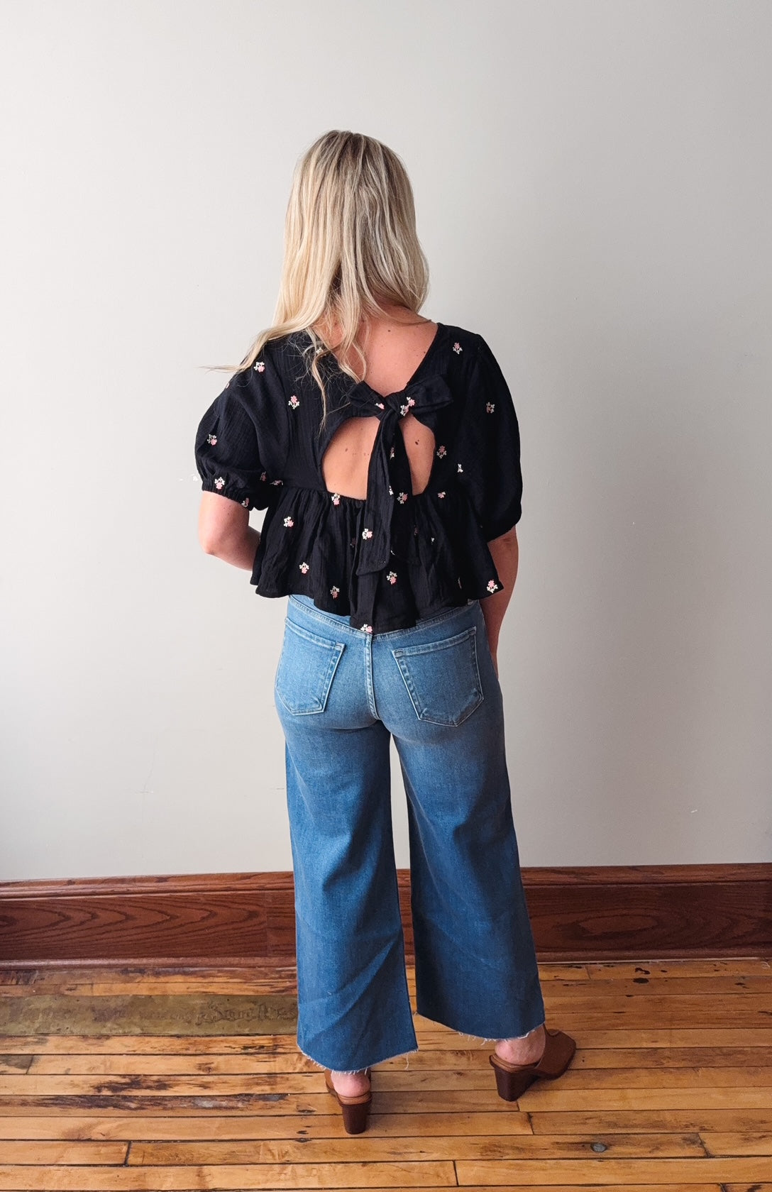 Shelby Black Puff Sleeve Top