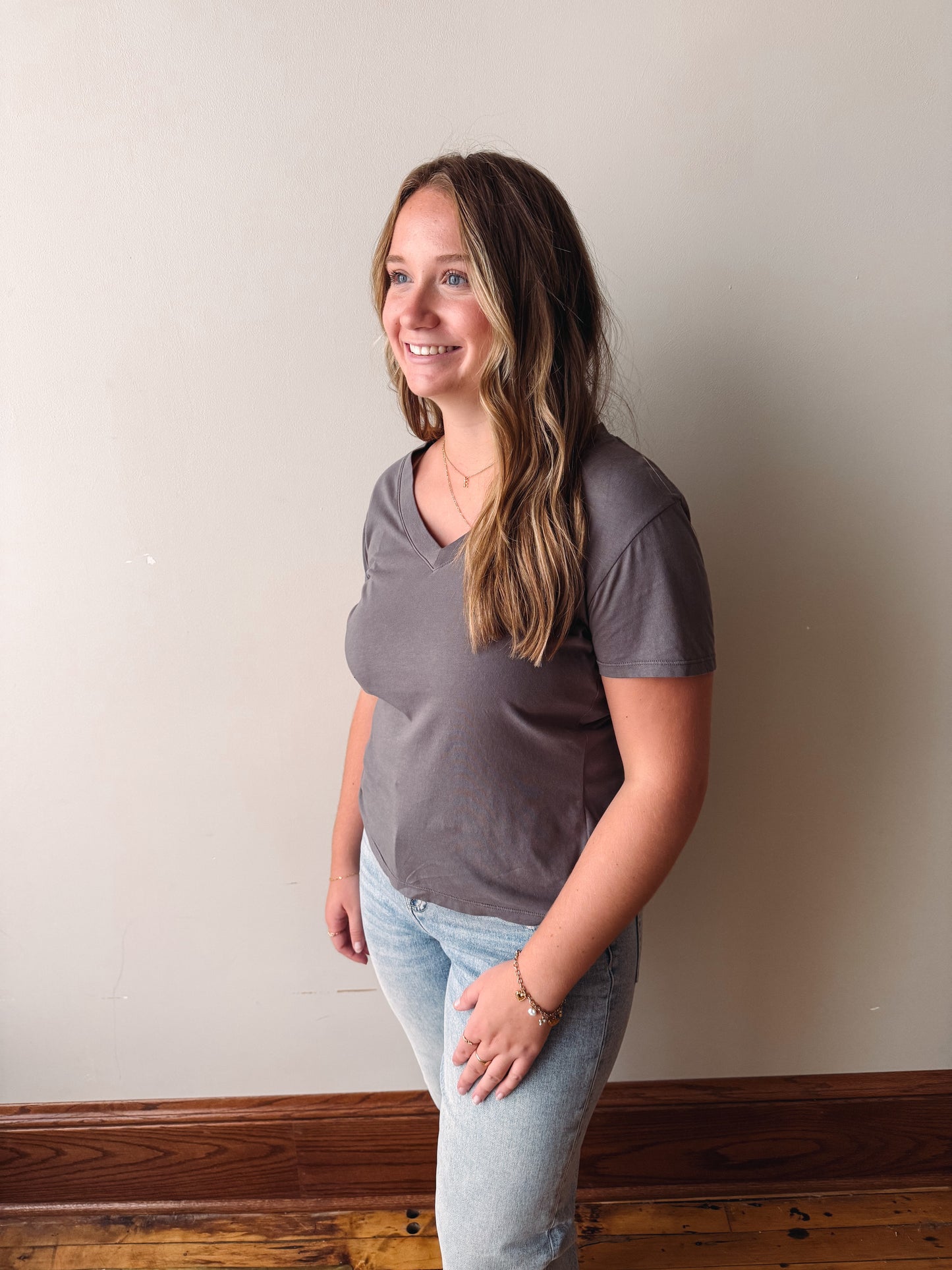 Weekdays V-Neck Tee Washed Grey