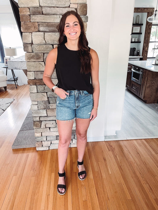 Sydney (4.5" Inseam) Distressed Shorts