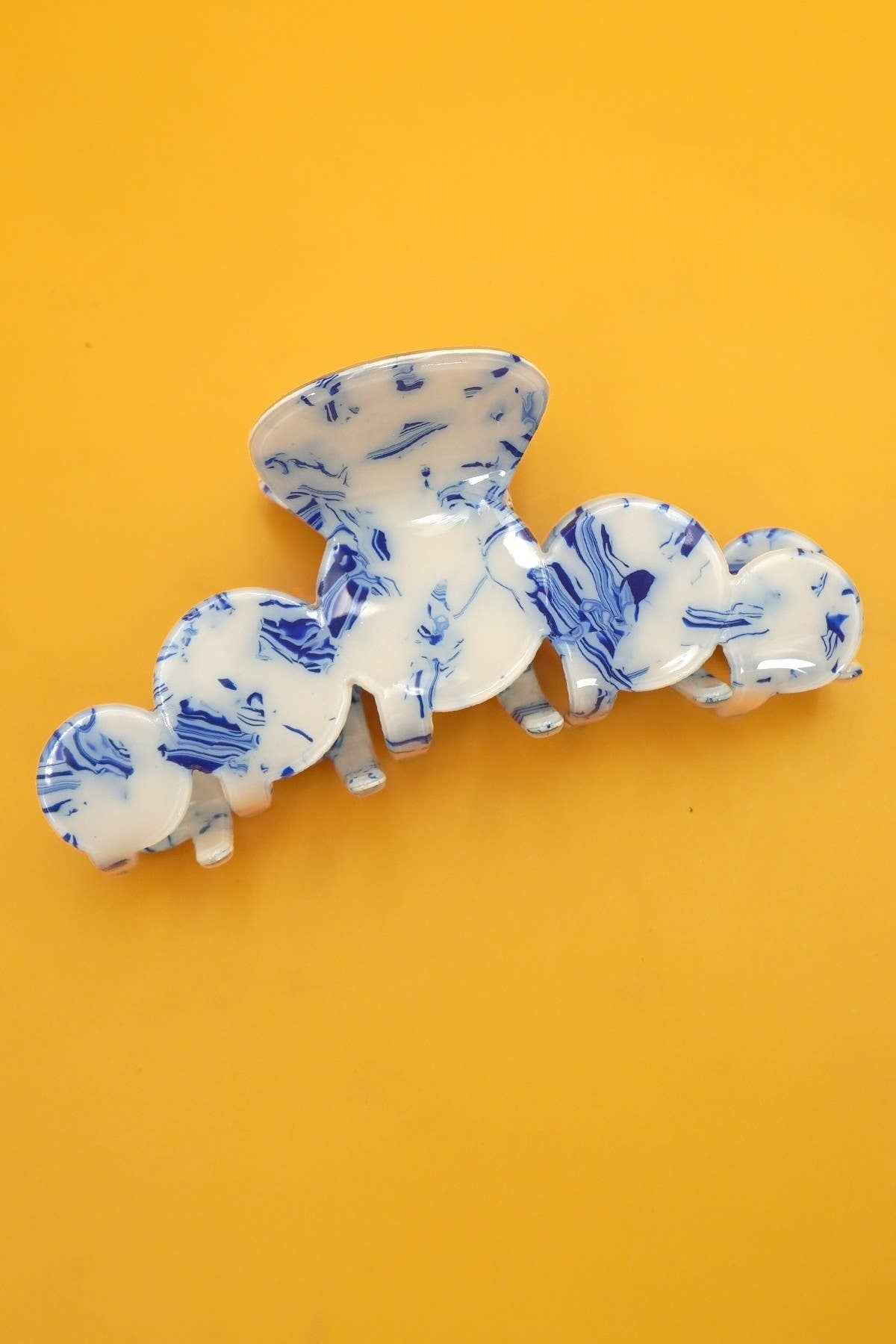 Diana Porcelain Round Hair Clip