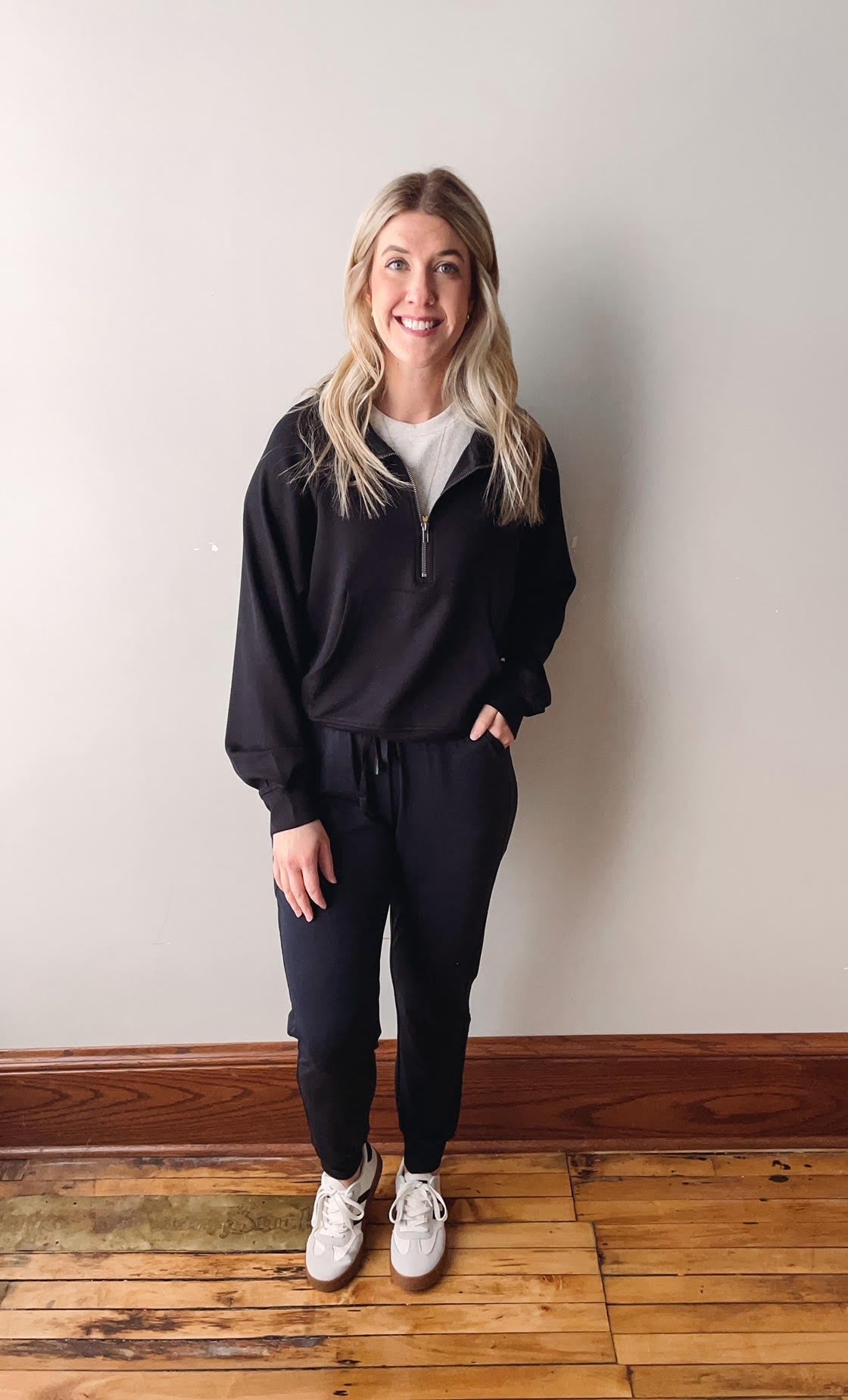 Black Mae Pullover