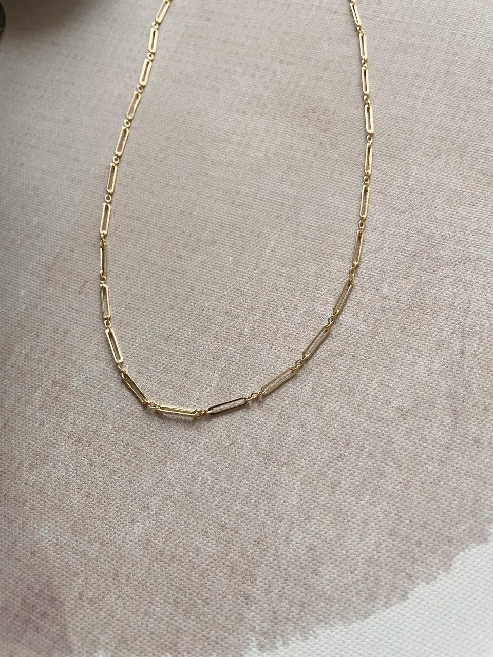 Dainty Oval Chain Necklace