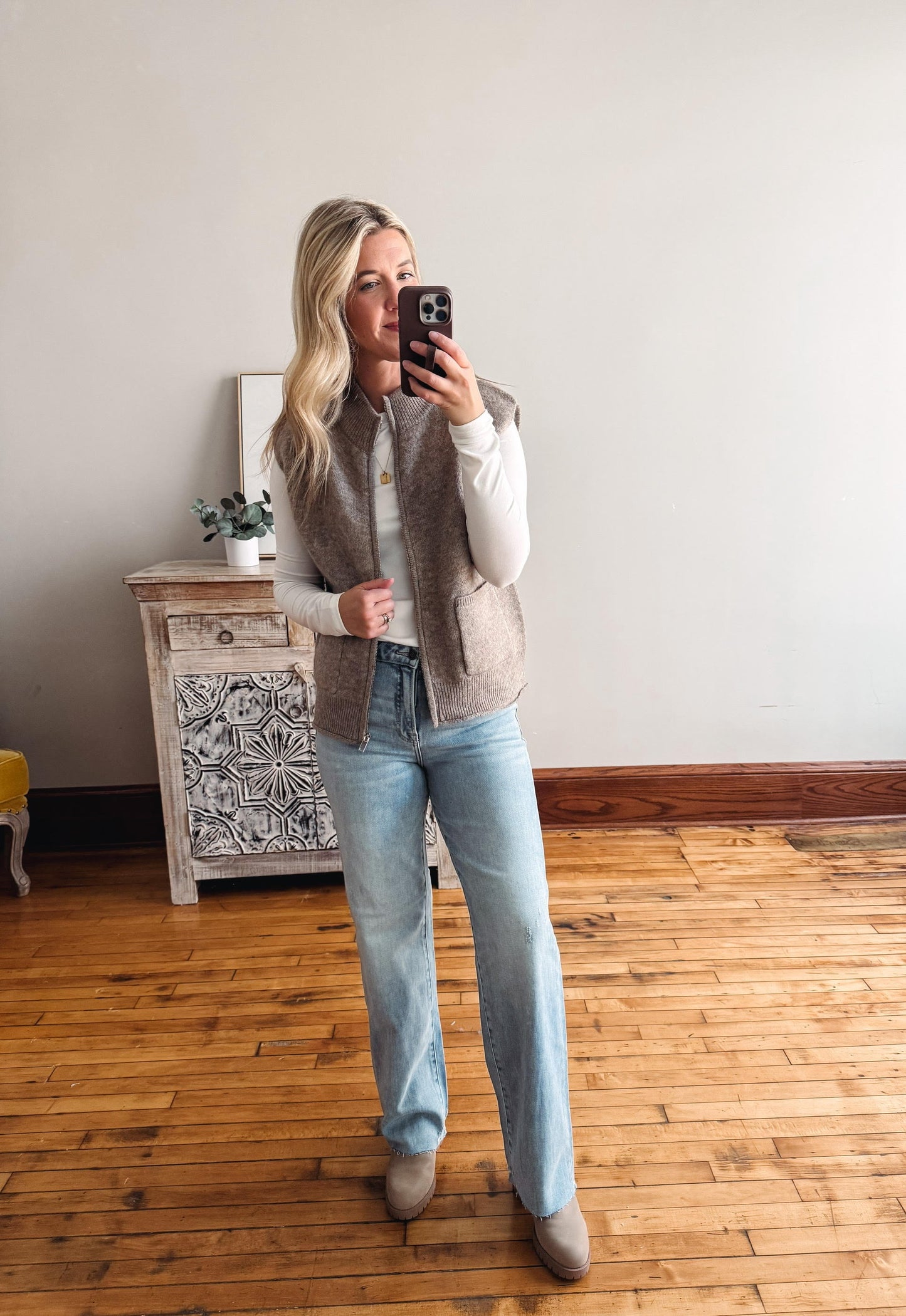 Light Wash Stretch Raw Hem Classic Straight