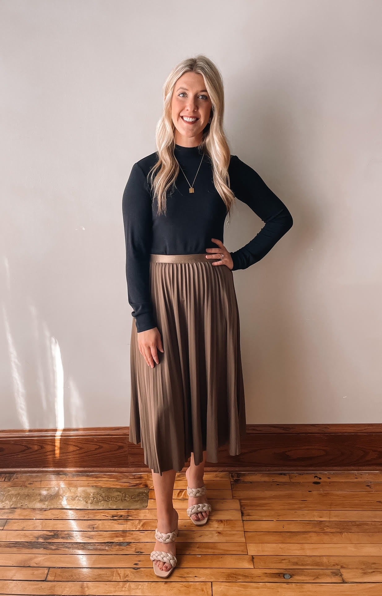 Full Of Charm Pleated Midi Skirt - Brown