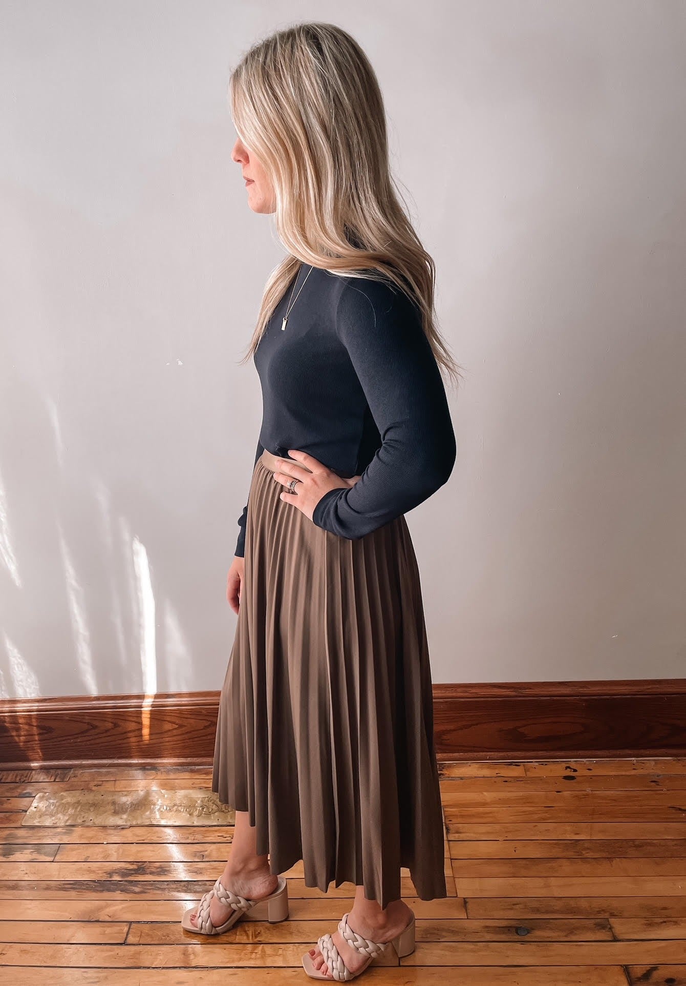 Full Of Charm Pleated Midi Skirt - Brown