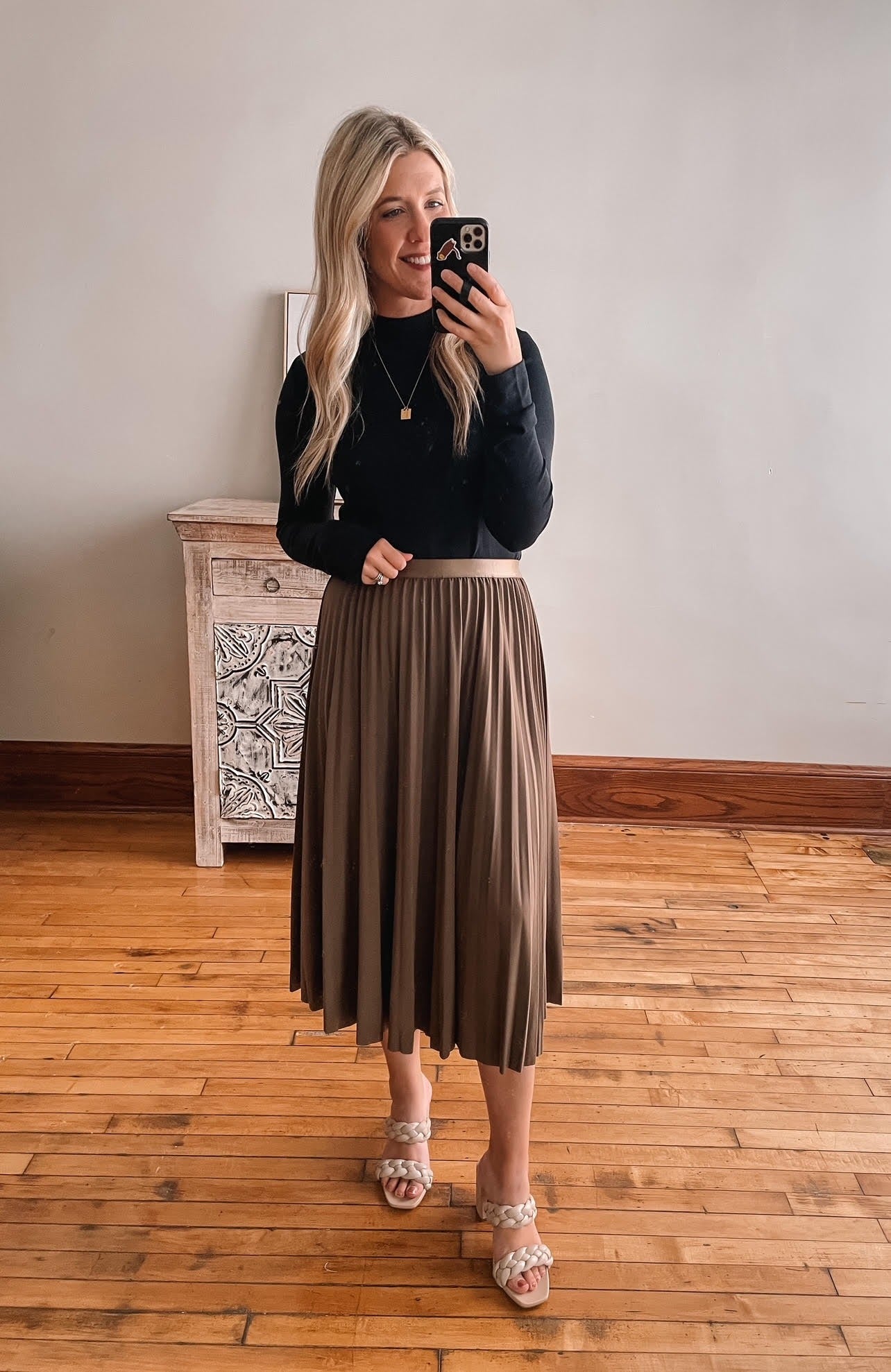 Full Of Charm Pleated Midi Skirt - Brown