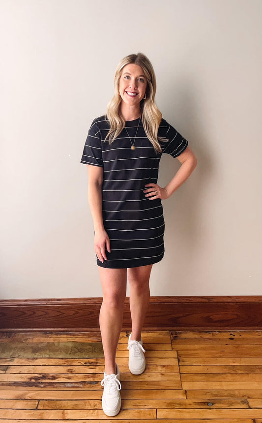 Kick Back Dress - Black + White