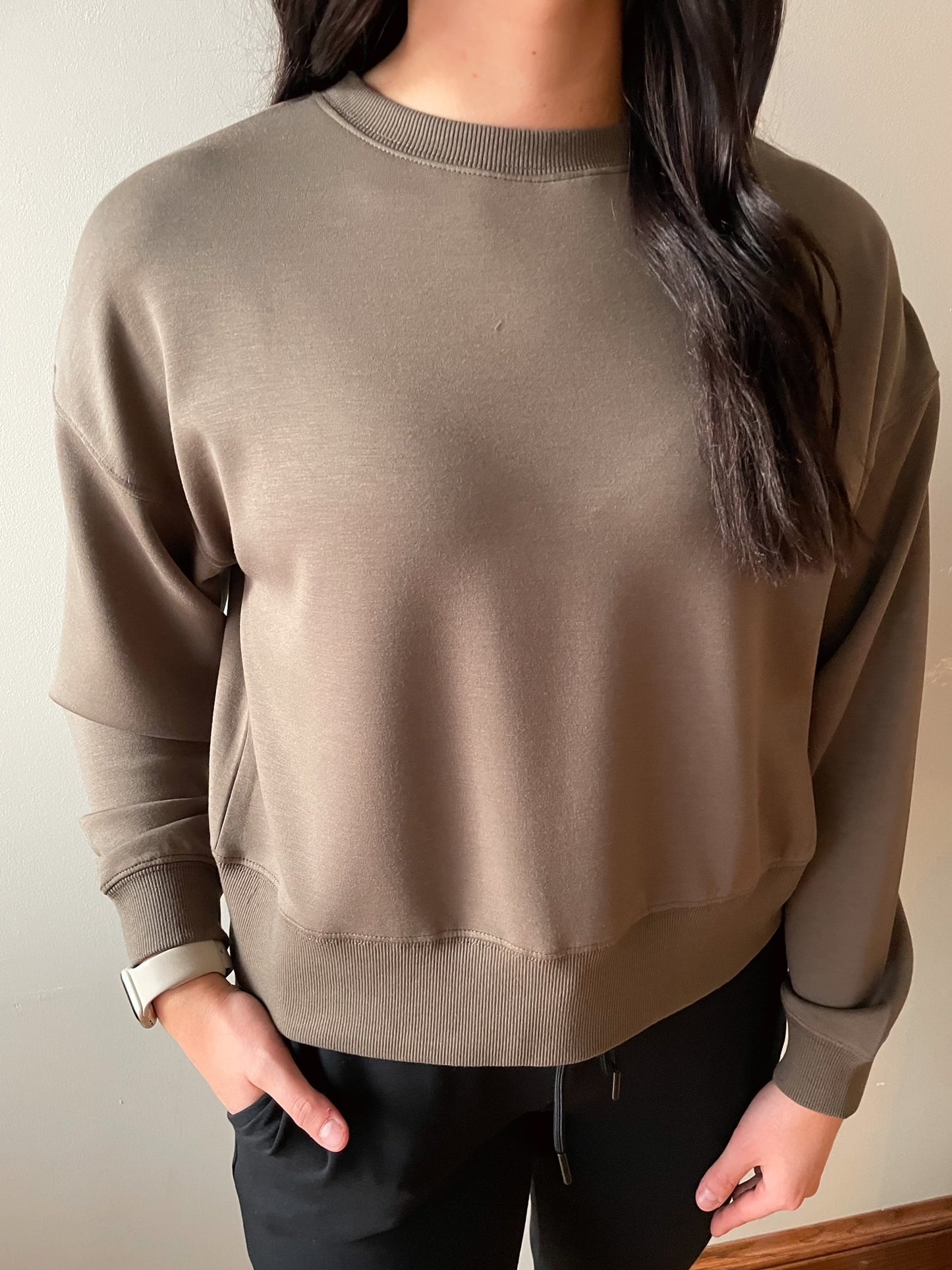 Anna Olive Crewneck