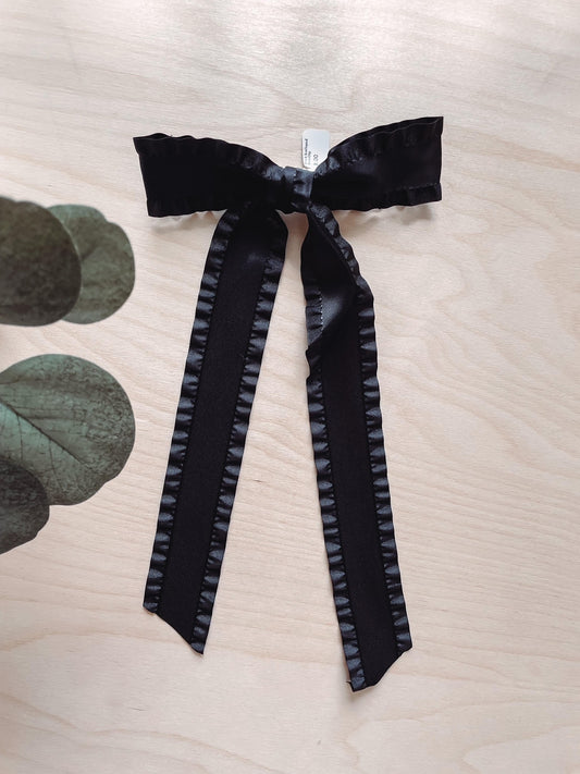 Black Scalloped Bow Clip