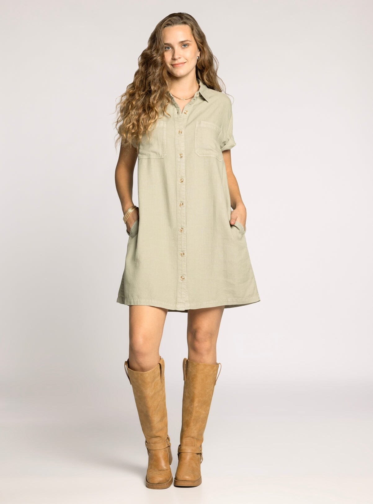 olive green dress with brown boots Casual green dress with boots
